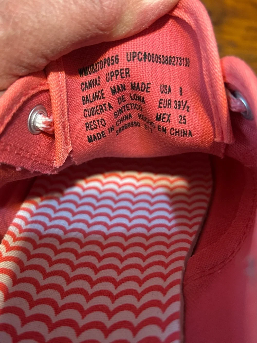 Like new Women’s Sneakers size 8 Pink/Salmon